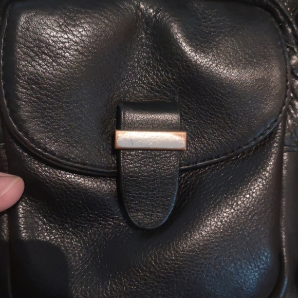Danier Leather Black Shoulder Bag - Picture 5 of 9